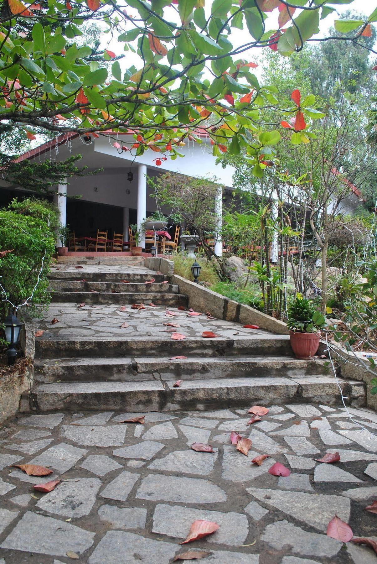 Eagle Ridge Resort Μπανγκαλόρ Εξωτερικό φωτογραφία